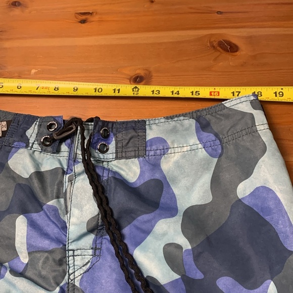 Ocean Earth NWOT Mens Lined Board Shorts, Camo, 2 Velcro Pockets, 1 Key Pocket - Picture 4 of 17